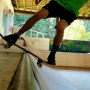 Meet your Posher, Leon b